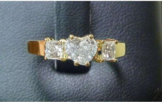 **GORGEOUS [1.00ct] DIAMOND RING** HEART SHAPE DIAMOND [18KT] YELLOW GOLD - BUY SAFE - R1 NO RESERVE