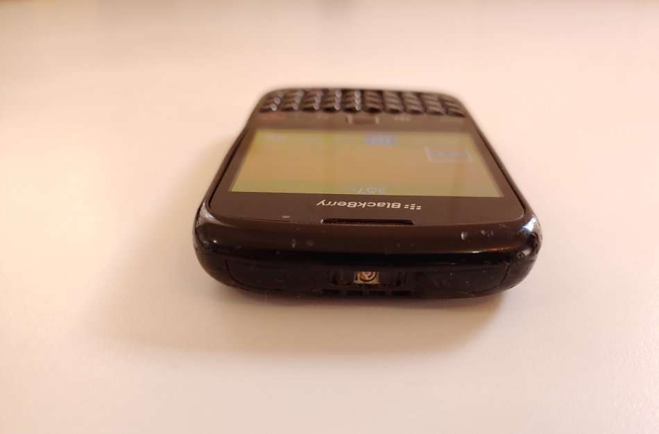 BLACKBERRY CURVE 8520