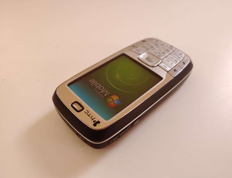 HTC S710