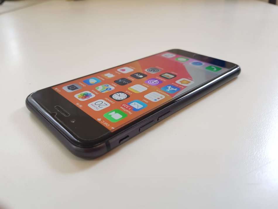 APPLE IPHONE 8 - 64GB - BLACK - LOCAL STOCK