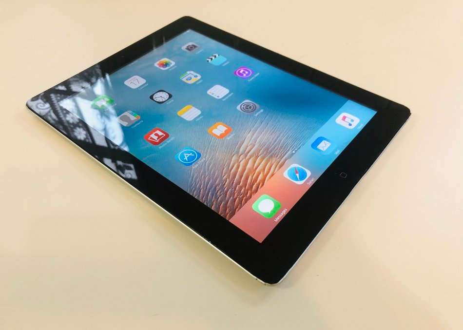 APPLE IPAD 2 - 64GB - WIFI / 3G