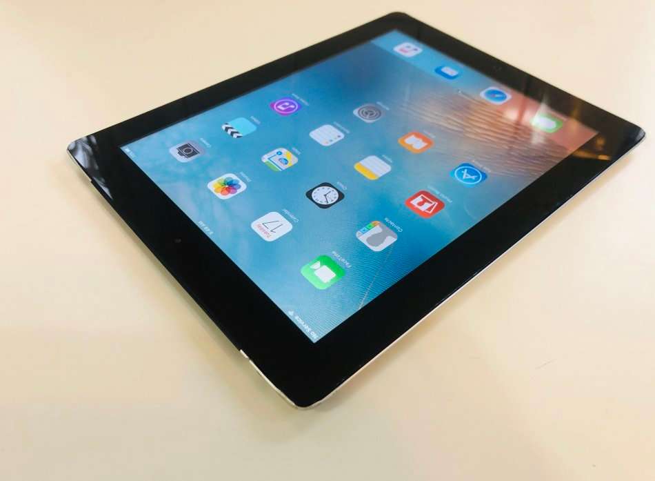 APPLE IPAD 2 - 64GB - WIFI / 3G
