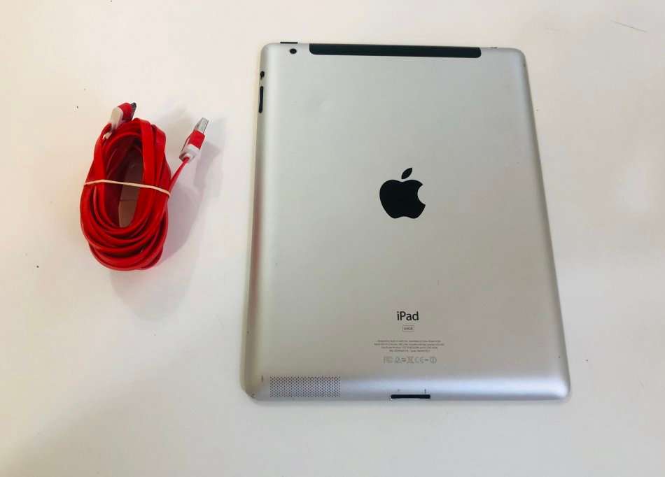 APPLE IPAD 2 - 64GB - WIFI / 3G