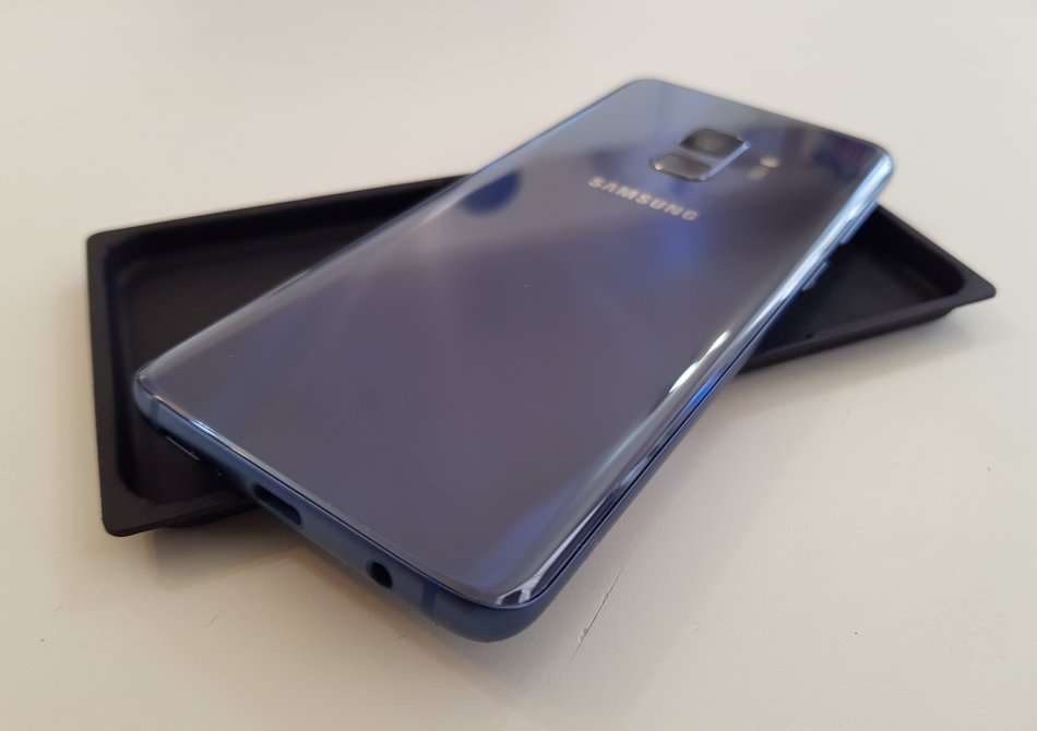 SAMSUNG GALAXY S9 - CORAL BLUE - LOCAL STOCK