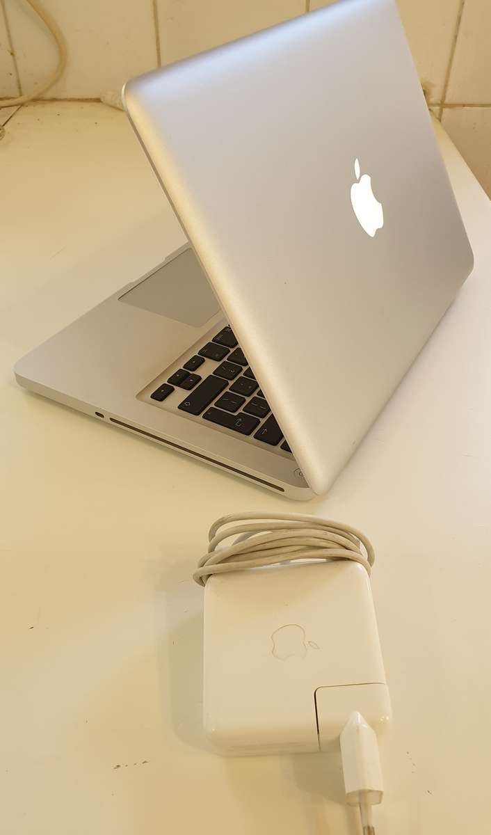 MACBOOK PRO 2012 - CORE i5 - 500GB HARD DRIVE