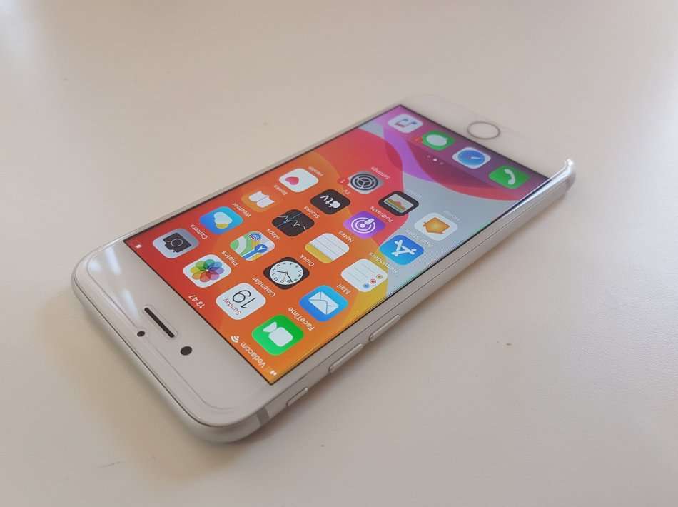 APPLE IPHONE 7 32GB - SILVER