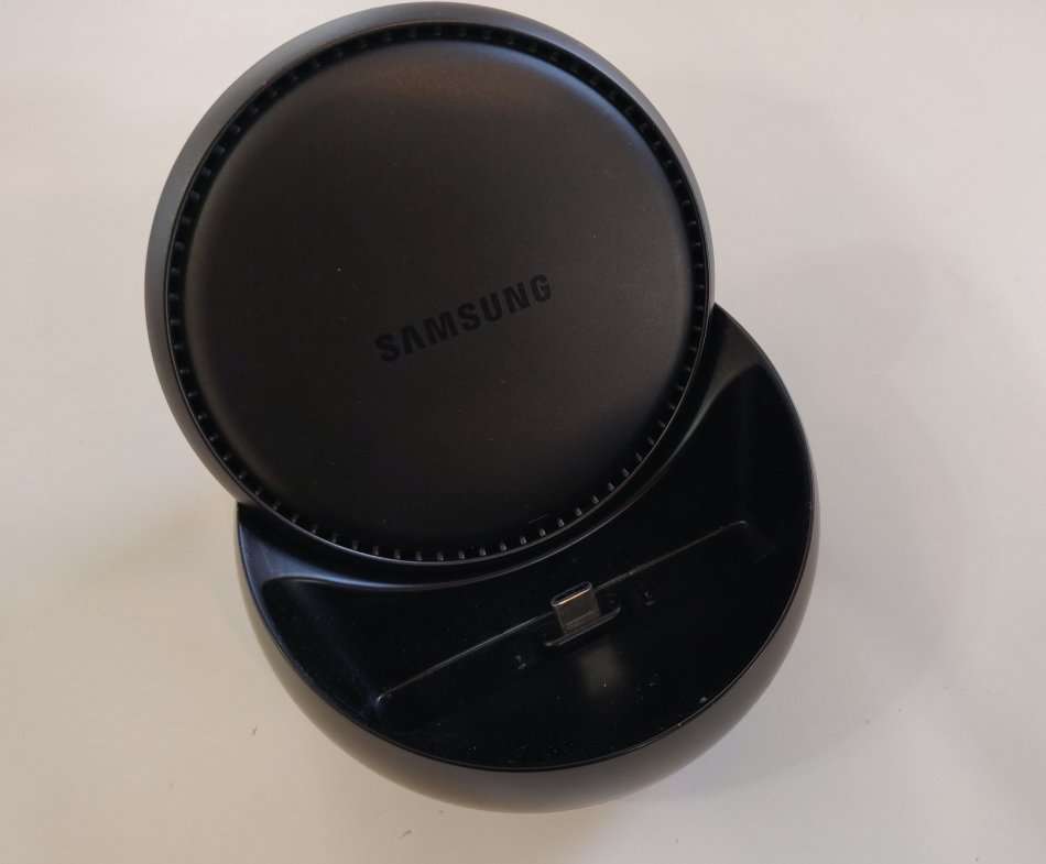 SAMSUNG DEX STATION