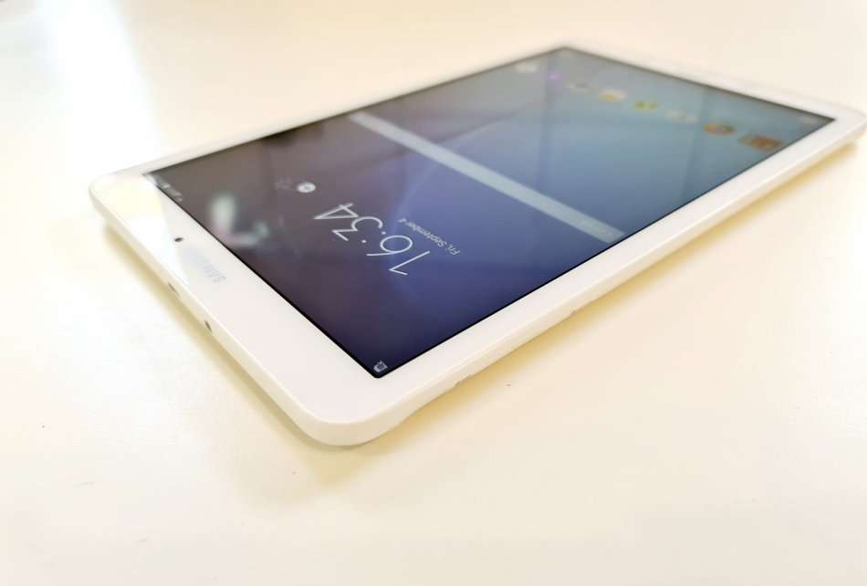 SAMSUNG GALAXY TAB E - 9.6" - WIFI & 3G - WHITE