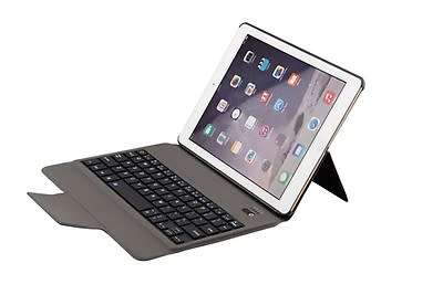 APPLE IPAD 6TH GEN - WIFI - 128GB - SILVER WITH BLUETOOTH KEYBOARD