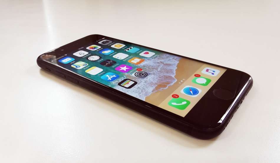 APPLE IPHONE 7 32GB - BLACK