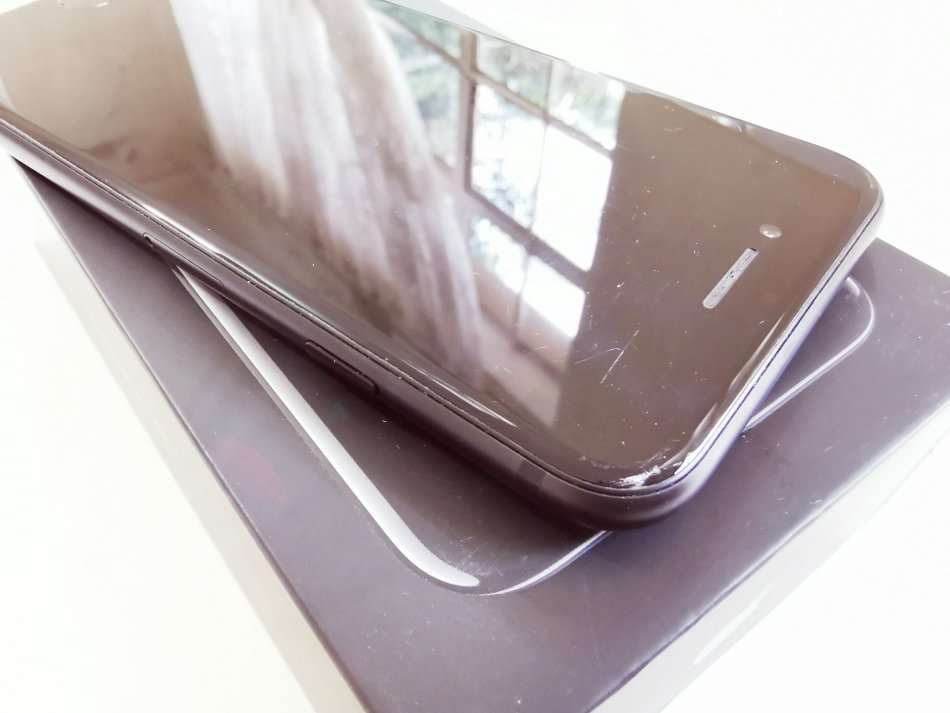 APPLE IPHONE 7 32GB - BLACK