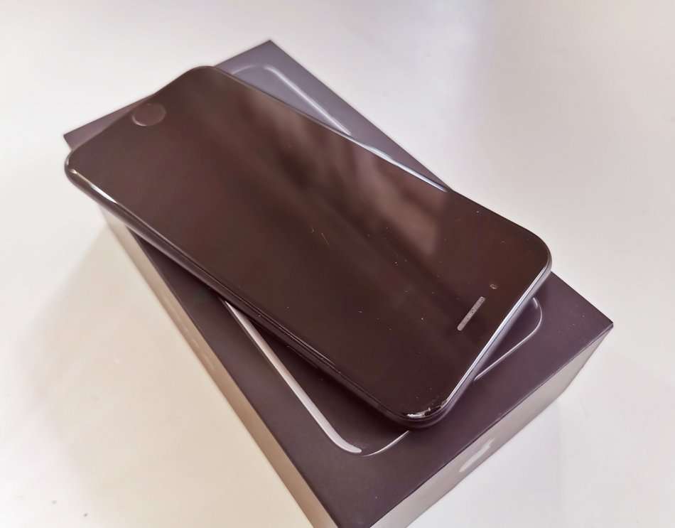 APPLE IPHONE 7 32GB - BLACK