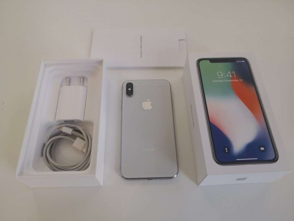 APPLE IPHONE X 256GB - SILVER- LOCAL STOCK - CRACKED SCREEN