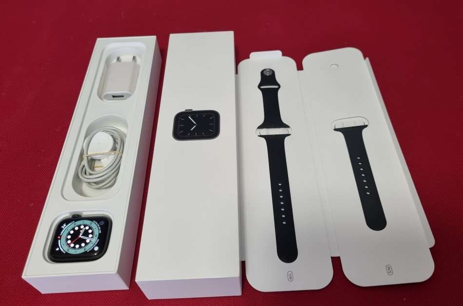 APPLE WATCH SERIES 5 - 44MM - SPACE GREY