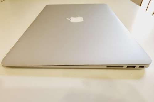 APPLE MACBOOK AIR 2011 - INTEL i5 CORE - 256GB SSD