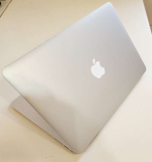 APPLE MACBOOK AIR 2011 - INTEL i5 CORE - 256GB SSD