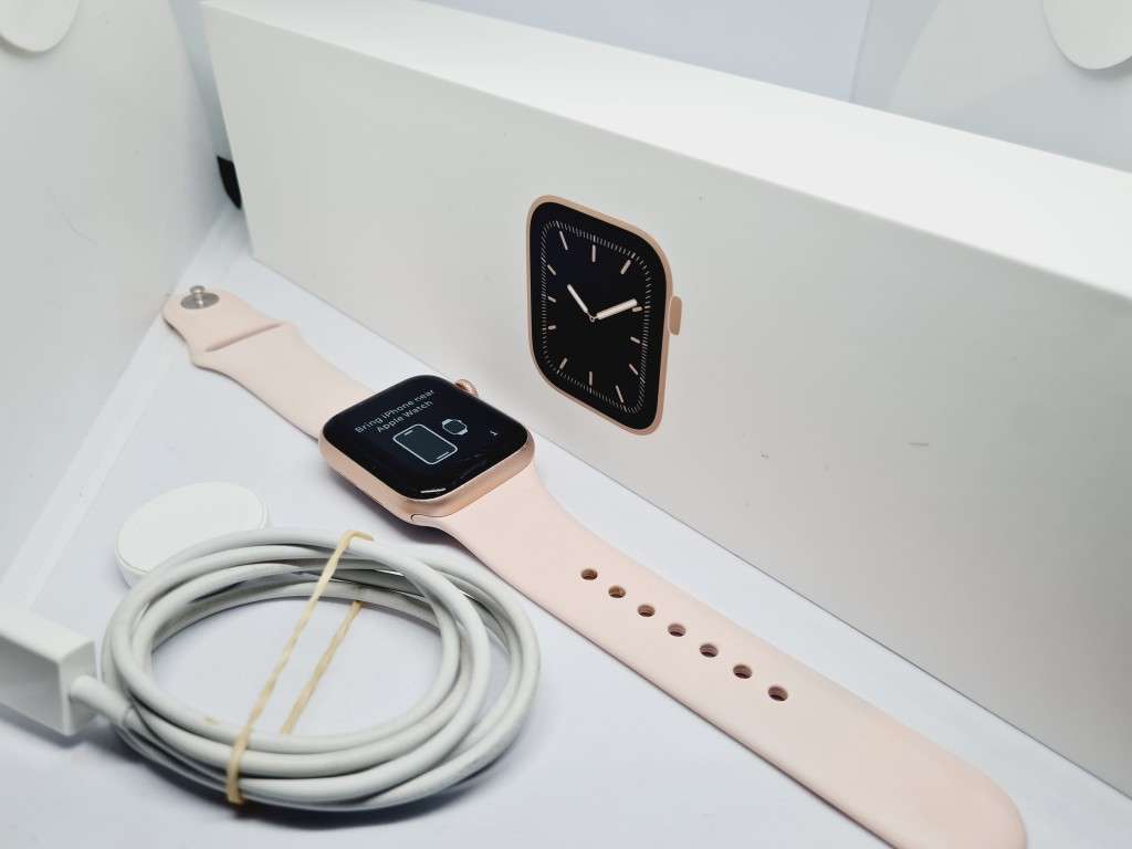 APPLE WATCH SERIES 5 - 40MM - GOLD ALUMINIUM