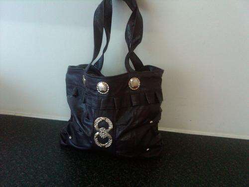 BISCAST LEATHER HANDBAGS IN BURBLE. WORTH R150!!!