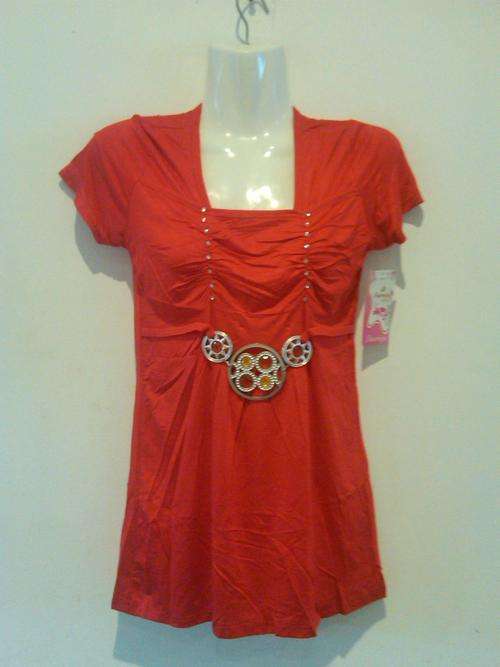 STUNNING RED TOP + FREE BRACELET "AVAILABLE IN MEDIUM, LARGE & X LARGE SIZES"