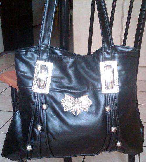 BISCAST LEATHER HANDBAGS IN BLACK