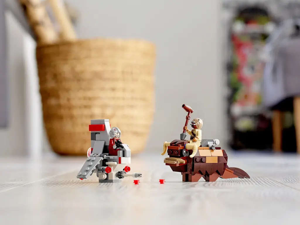 LEGO® Star Wars - T-16 Skyhopper vs Bantha Microfighters (75265)