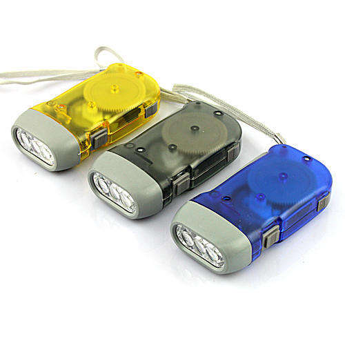 Hand-pressing dynamo flashlight