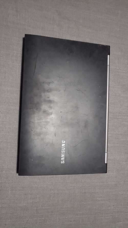 LAPTOP:  Samsung NP200B5B 15,6` (Refurbished)