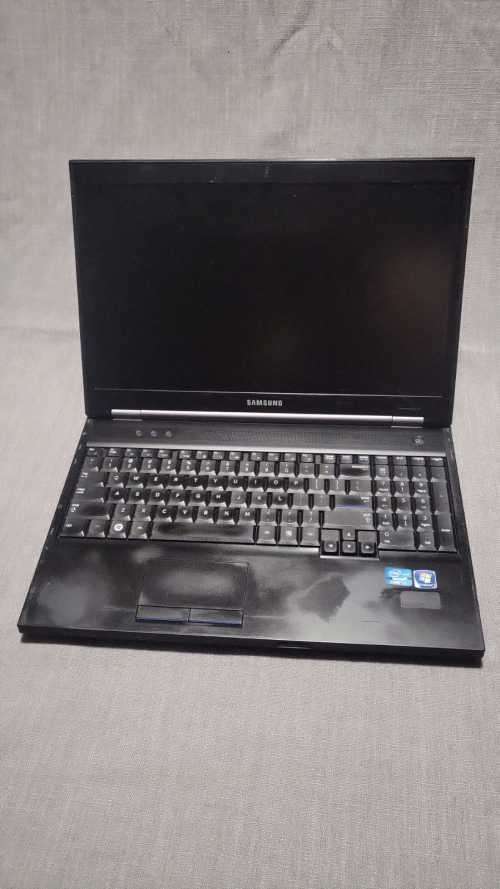 LAPTOP:  Samsung NP200B5B 15,6` (Refurbished)