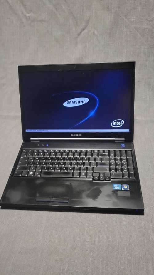 LAPTOP:  Samsung NP200B5B 15,6` (Refurbished)