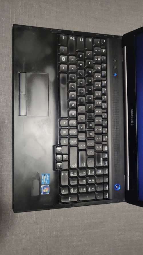 LAPTOP:  Samsung NP200B5B 15,6` (Refurbished)