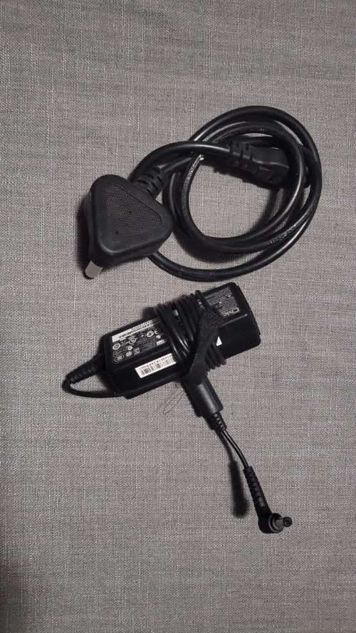 LAPTOP:  Acer TravelMate P256 Series Z5WBH 15,6` (Refurbished)