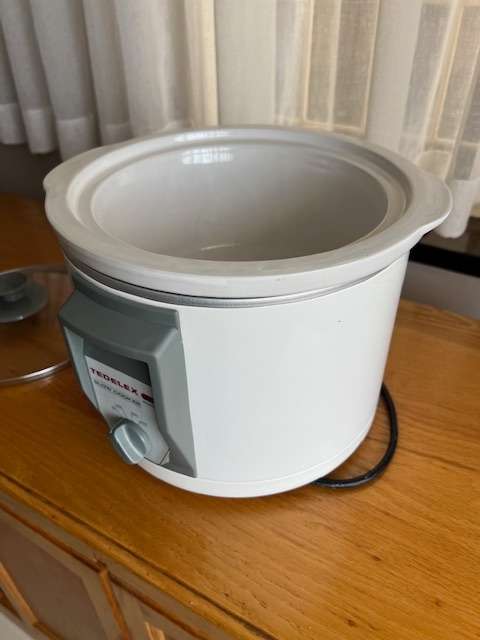 Tedelex Slow Cooker. Model: TX-330 220W