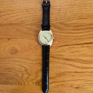 Men`s retro classic round watch