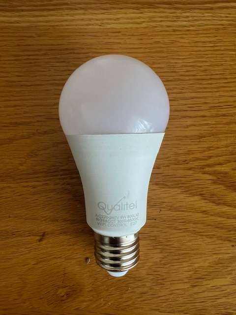 Used Qualitel Smart Light Bulb E27 - 9W RGB Colours & Cool + Warm White