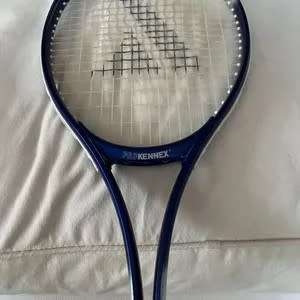 Second-hand tennis racket