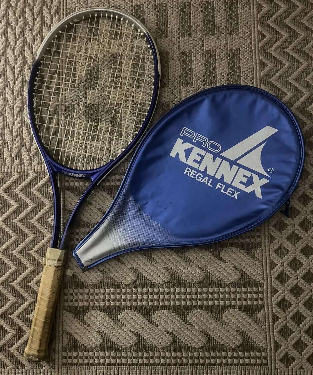Second-hand tennis racket