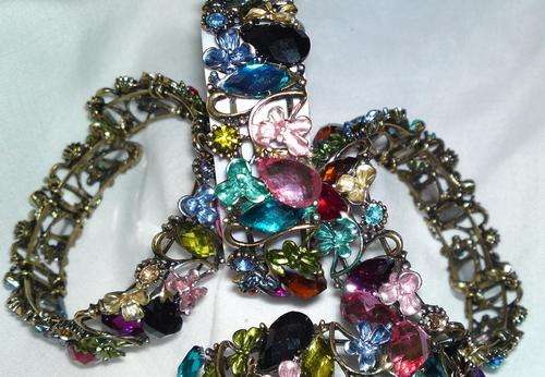 FREE POSTAGE!!Bargain!!! Bracelet Victorian Antique Style.Stunning colours.