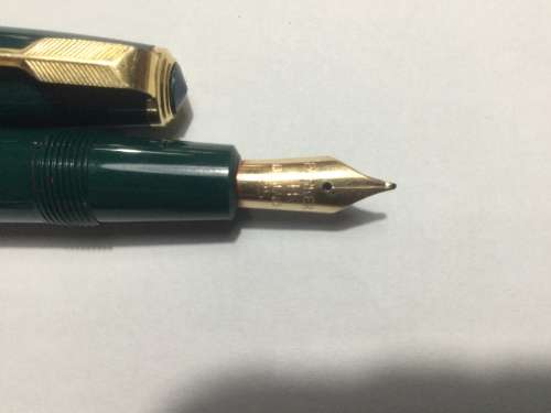 Vintage Duofold Parker fountain pen.