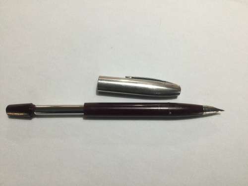 Vintage Sheaffer deluxe fountain pen.