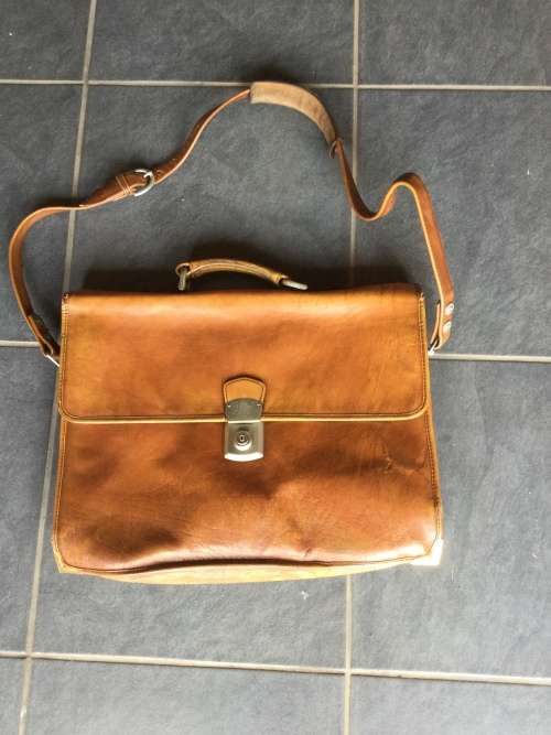 Stunning pure leather briefcase