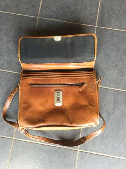 Stunning pure leather briefcase