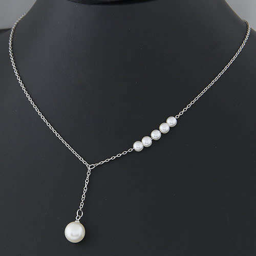 Gorgeous Faux pearl floating necklace gold or silver