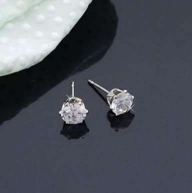 Stunning Heart solitaire pendant and chain with solitaire earrings AAA CZ