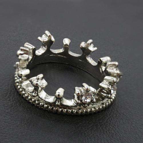 Crown ring with cubic zircons