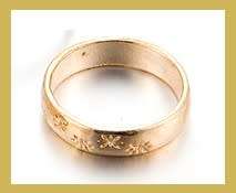 Gorgeous etched stars gold plated ring