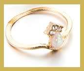 Stunning sim opal gold plated ring