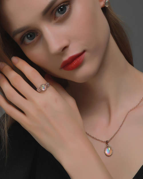 Gorgeous sim moonstone pendant and chain, ring and Earrings set