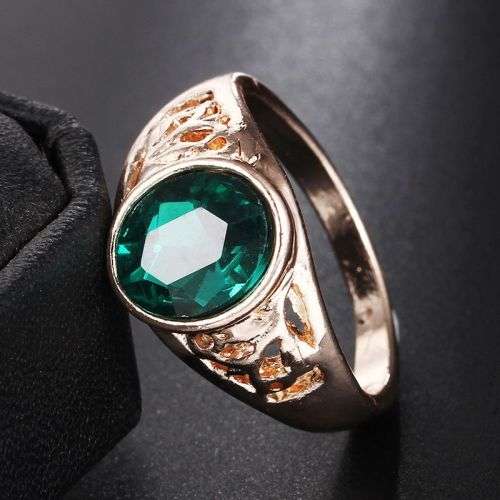 Gorgous 9ct gold plated faux emerald ring