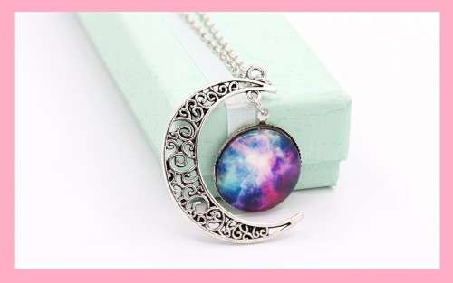 Stunning Galaxy pendant and chain