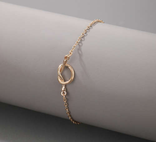 Gorgeous knot bracelet